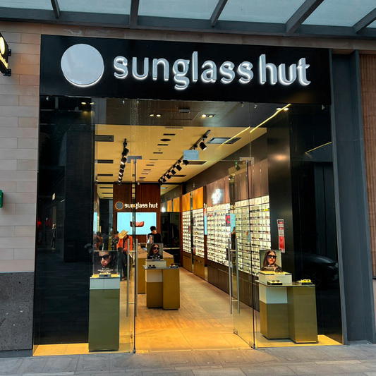 SUNGLASS HUT
